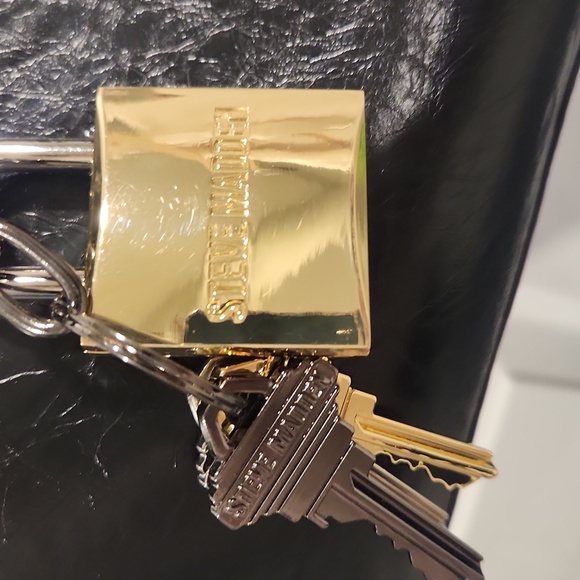 Steve Madden Elegant Black Handbag - Picture 10 of 10